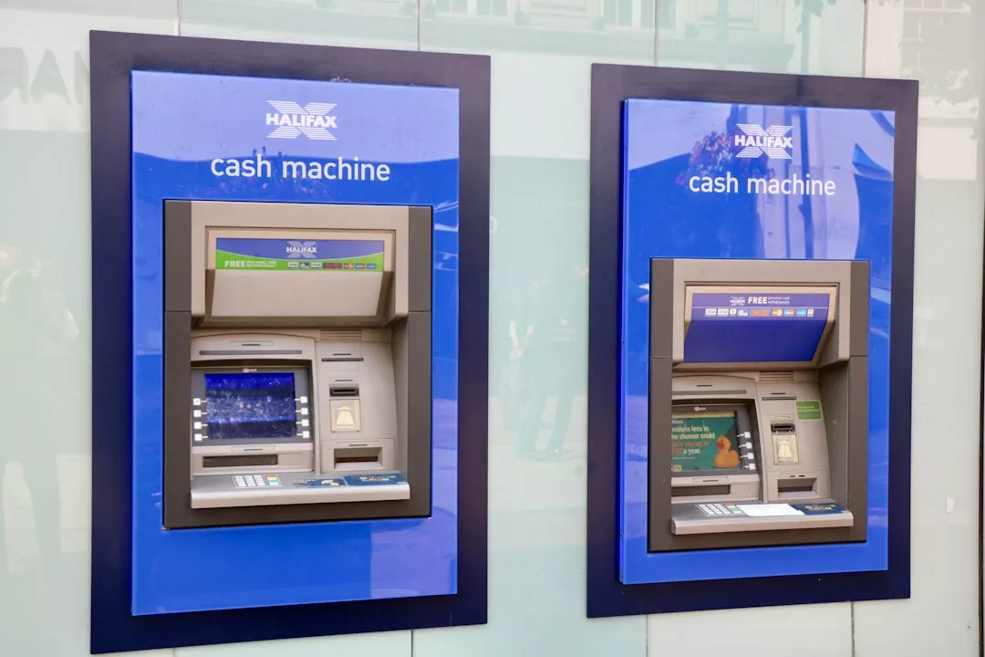 Online Banks vs Traditional Banks: Which Is Best?